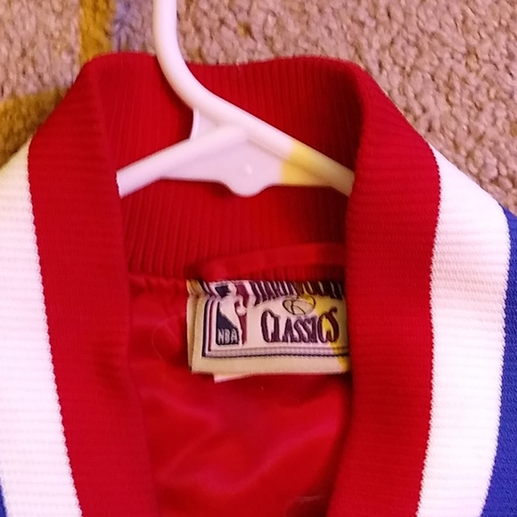 A hardwood clasics pistons jacket - Picture 2 of 4